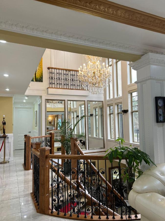 Empire Palace Hotel Surrey Kültér fotó